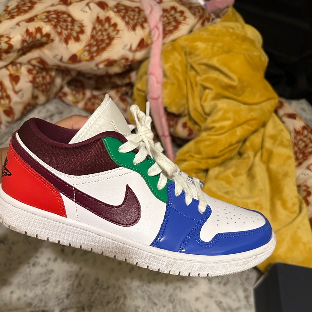 Air Jordan / Nike 1s Size 6.5y